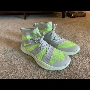 Nike free train flyknit